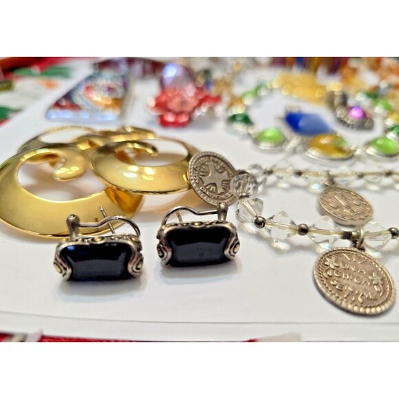 Vintage to Modern Jewelry Lot Brooches Rings Necklaces Bracelets Earrings - Picture 9 of 16
